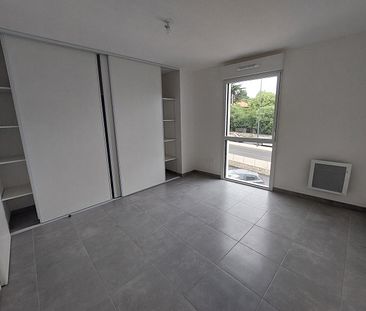 location Appartement T3 DE 67m² À NIMES - Photo 2