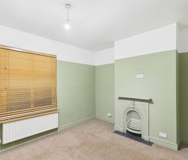 4 bedroom semi-detached house to rent - Photo 2