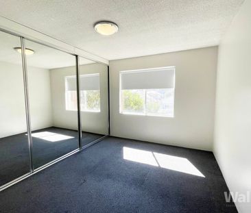 PLEASE DO NOT ATTEND THE PROPERTY BOOK YOUR ONLINE VIDEO TOUR - SEE... - Photo 6