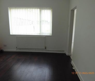 3 bedroom semi-detached house to rent - Photo 6