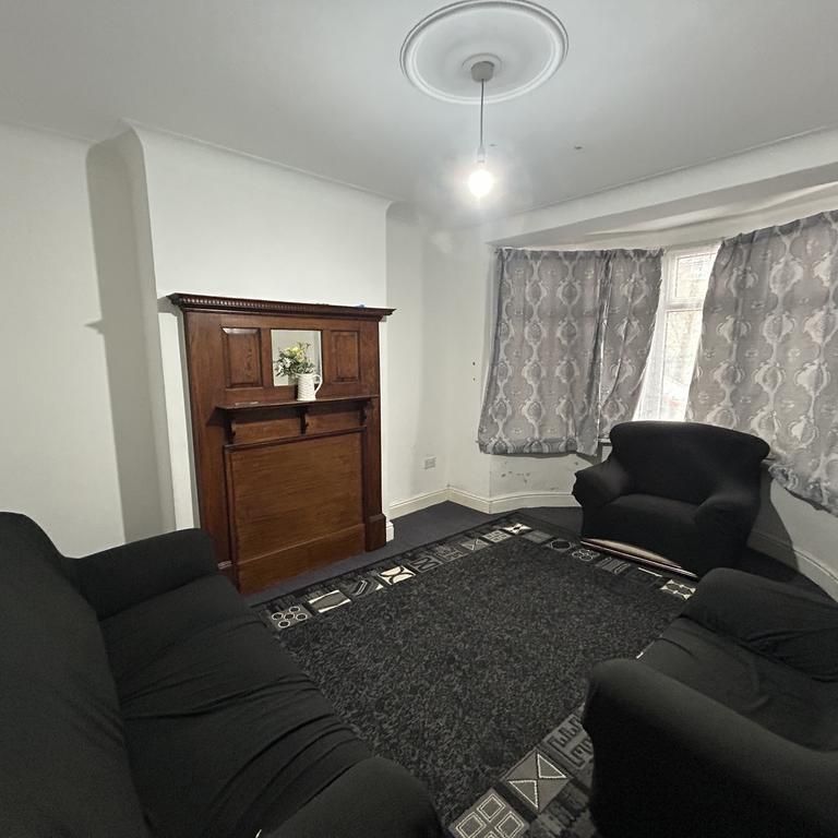 3 bedroom terraced house to rent - Photo 1