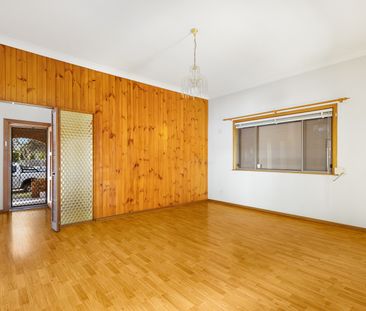 73 Napoleon Street, Mascot NSW 2020 - House For Rent | Domain - Photo 2