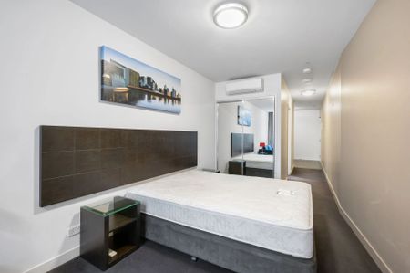 Uber Stylish Apartment Near Victoria Market and Flagstaff Garden! - Photo 2