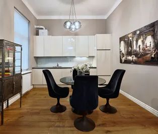 Wunderschöne vollmöblierte Altbauwohnung - Photo 2