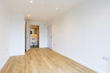 3 bedroom flat to rent - Photo 2