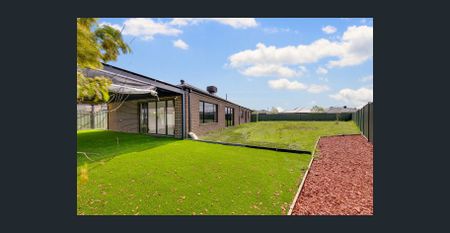 Family Entertainer in an Perfect Location - Photo 3