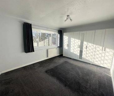 1 bedroom Flat To Let - Photo 2