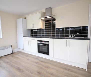 Dudley Road, Feltham - Photo 3