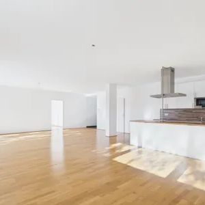 4-Zimmer-Wohntraum mit Badewanne und Terrasse in Top Lage des 18. Bezirks| Ab sofort verfügbar - Photo 2