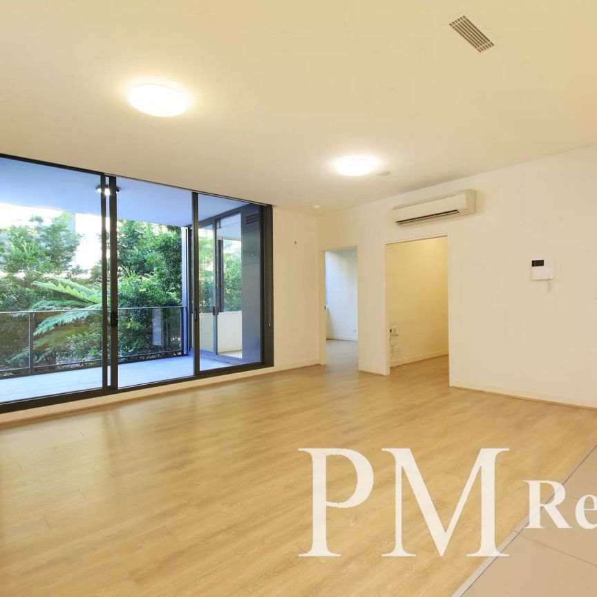 Modern Apartment Plus Study - Photo 1