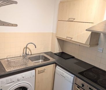 1 Bed Flat, Nickelby House, W5 - Photo 6