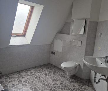 Große 4-Zimmer-Wohnung in Perleberg, Einbauküche, Dachgeschoss - Photo 1