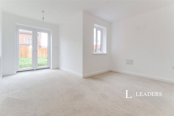 3 bedroom semi-detached house to rent - Photo 1