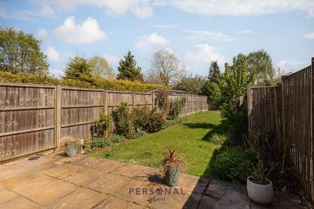 4 bedroom semi-detached house to rent - Photo 2