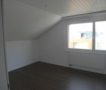 Grosszügige 4.5-Zimmer-Dachwohnung - verfügbar nach Renovation - Photo 1