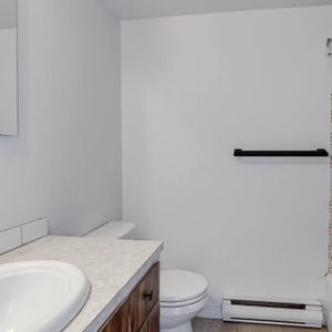 Spacieux Et Lumineux 4 ½ - Photo 2