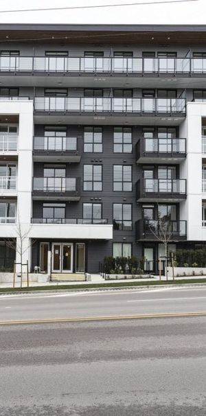 The CoMo Apartments - Photo 1