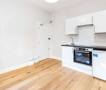 A ground floor studio apartment conveniently located for Marylebone... - Photo 4