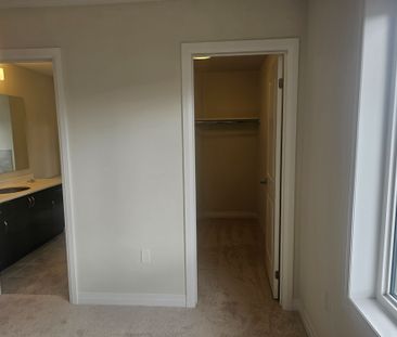 For Lease - 3063 Sandy Acres Avenue, Severn, Ontario - Photo 5
