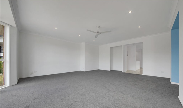 LARGE FAMILY HOME IN SOUGHT AFTER LOCATION! - Photo 1