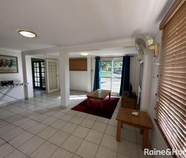 4 BEDROOM : 2 BATHROOM : FULLY FURNISHED : HOUSE - Photo 2