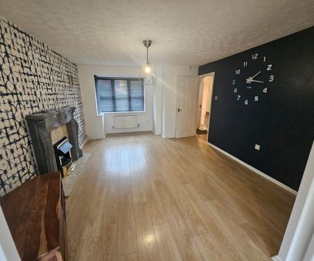 3 bedroom detached house to rent - Photo 2