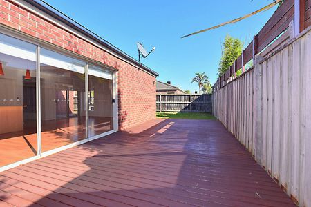 Spacious, Stylish & Perfectly Located – Your Next Home in Keysborough - Photo 4