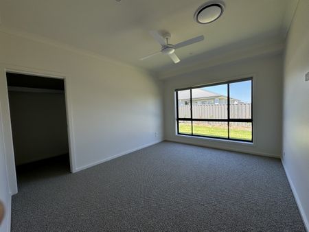 8 Hereford, Tamworth - Photo 2