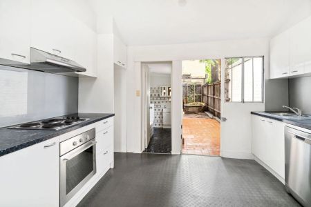 12 Gibbens Street, Camperdown. - Photo 3