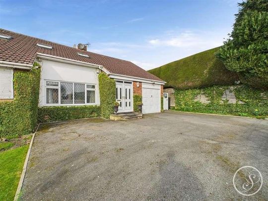 Plantation Gardens, Leeds, LS17 - Photo 1