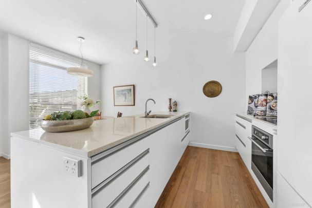 FLATBUSH, 2 BEDROOMS - Photo 1