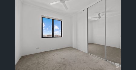 Panoramic City & River Views - Walk to Howard Smith Wharves! - Photo 3