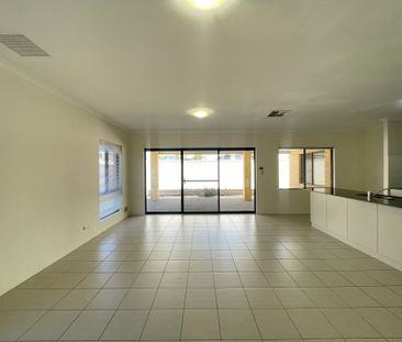 Large 4x2 Family Home - Photo 2