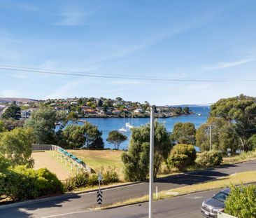 Renovated Family Home with Stunning Marina Views - Photo 5