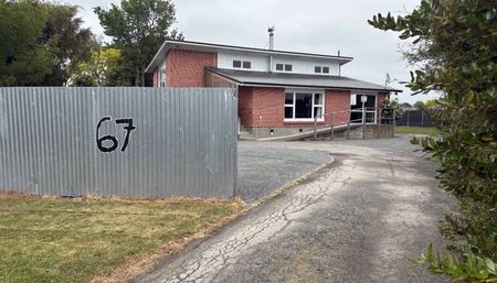 Five bedroom home - ALLENTON - Photo 3