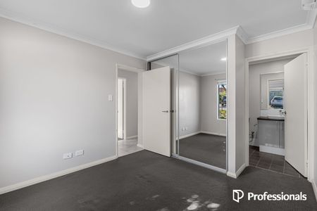 Modern 3-Bedroom Villa! - Photo 2