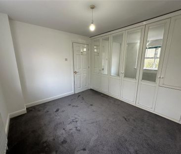 4 bedroom detached house to rent - Photo 2