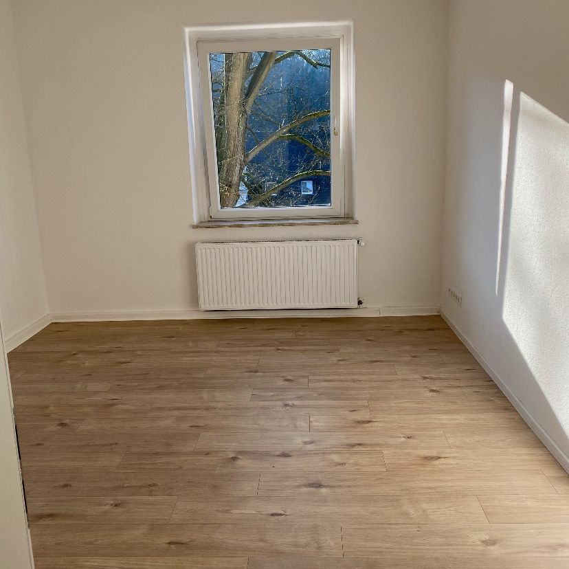 Modernisierte 2-Zimmerwohnung im Erdgeschoss mit Balkon - Photo 1