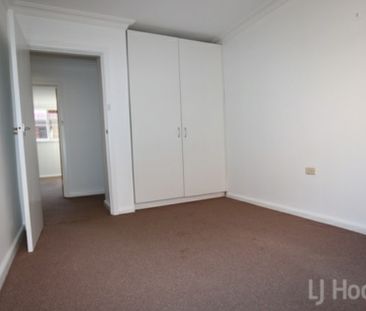 Spacious Two Bedroom Granny Flat - Photo 2