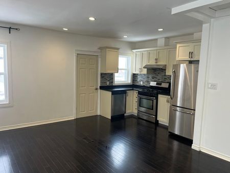 For Lease - 220 Holborne Avenue, Toronto, Ontario - Photo 3
