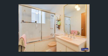 Spacious Two Bedroom Garden Flat - Photo 4