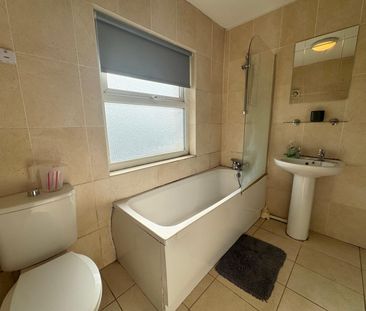 2 bedroom semi-detached house to rent - Photo 4