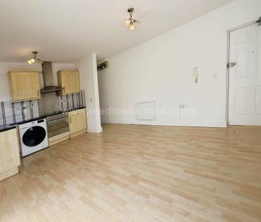 Sandown Avenue, Westcliff On Sea - Photo 2