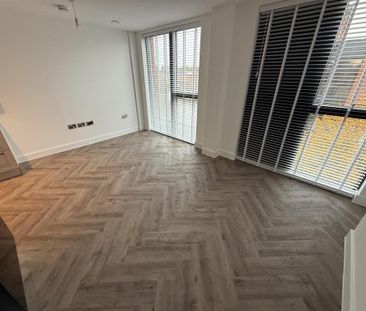 Studio to rent - Photo 2