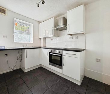 1 bedroom Flat To Let - Photo 4