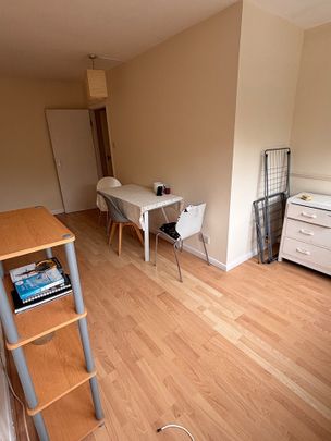 2 Bed Flat, Gambier House, EC1V - Photo 1