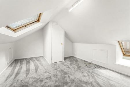 4 bedroom semi-detached house to rent - Photo 2