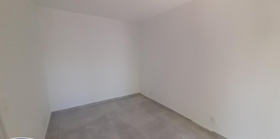 Location Appartement 2 pièces 29m² MARIGNANE 13700 - Photo 3