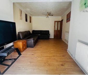 5 bedroom detached house to rent - Photo 1