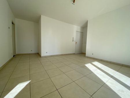 Location Appartement 2 pièces 45m² ST JEAN DE BRAYE 45800 - Photo 5
